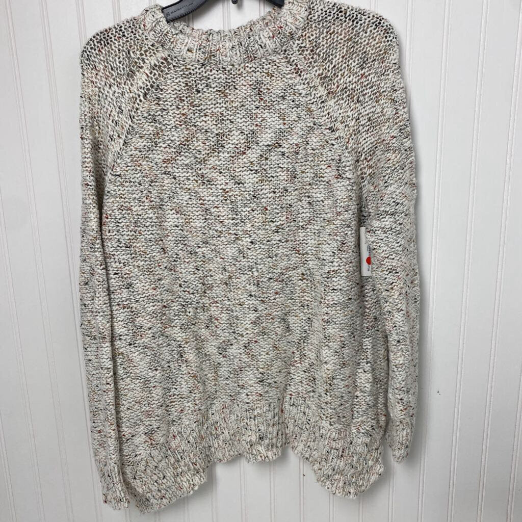 LOOSE KNIT SWEATER