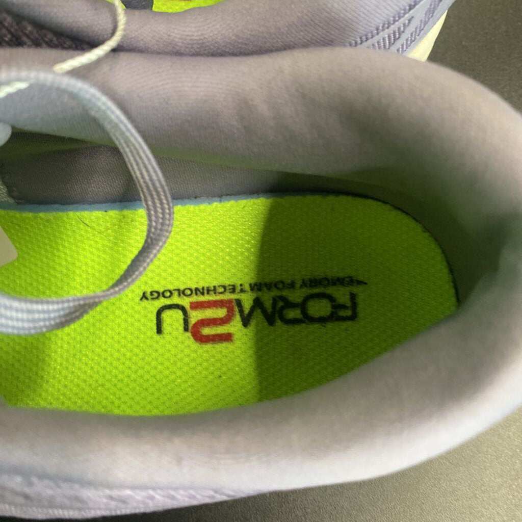 RUNNING SHOES