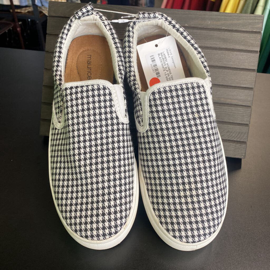SLIP ON SNEAKERS