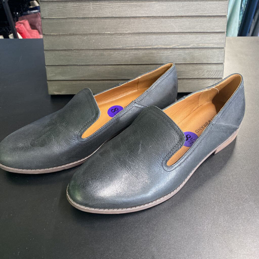 FLAT DRESS SHOES