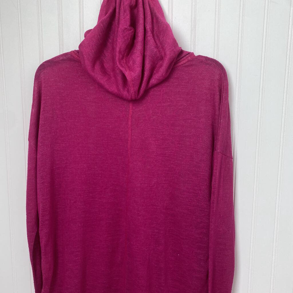 LONG SLEEVE HOODED KNIT TOP