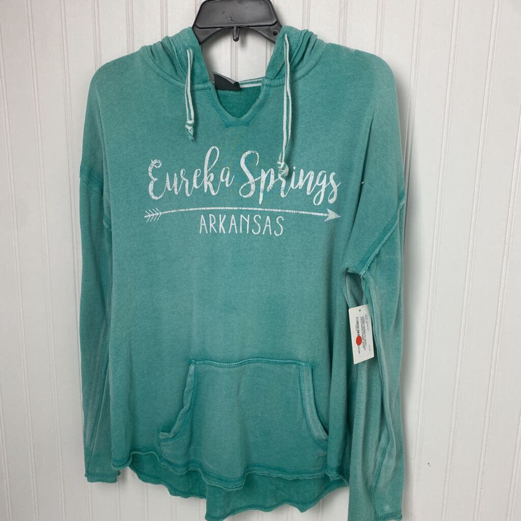 HOODED GRAPHIC SWEATSHIRT
