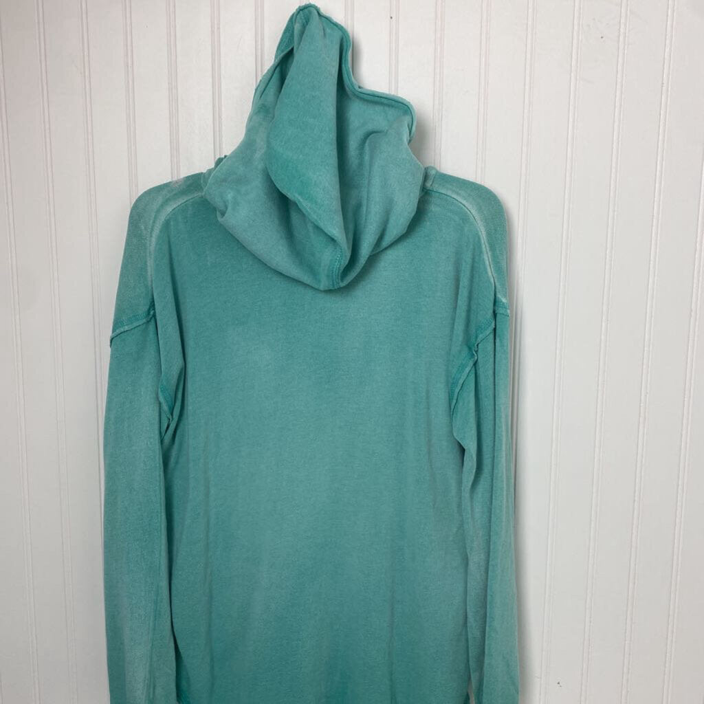 HOODED GRAPHIC SWEATSHIRT