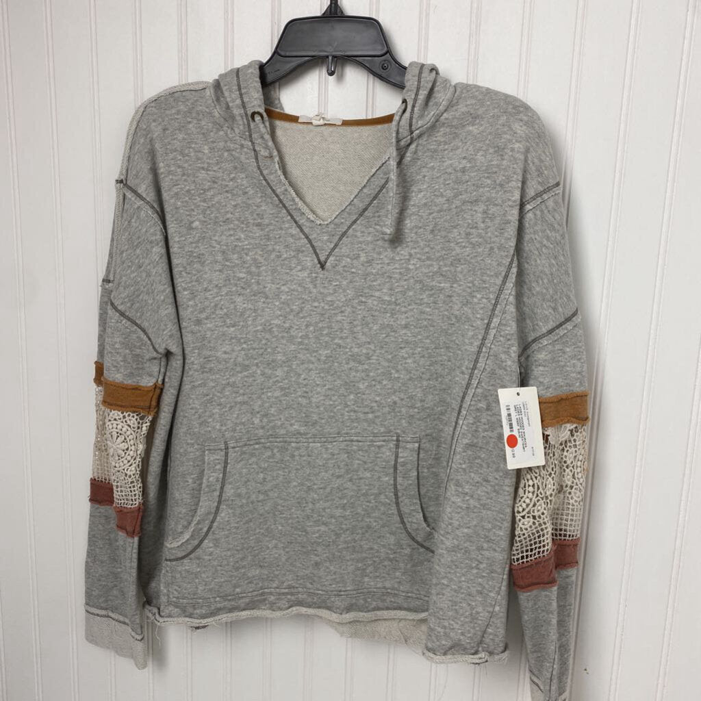 LADIES HOODED SWEATSHIRT