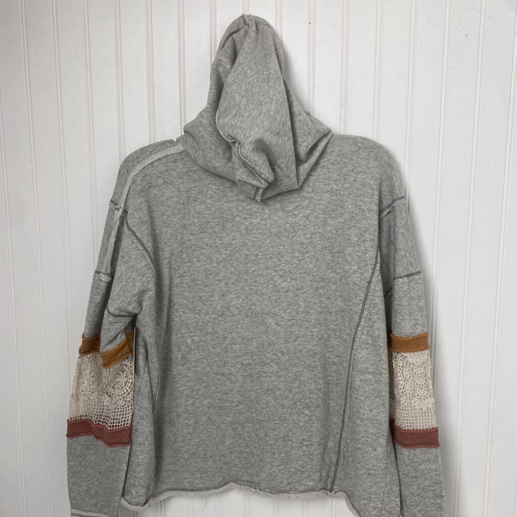 LADIES HOODED SWEATSHIRT