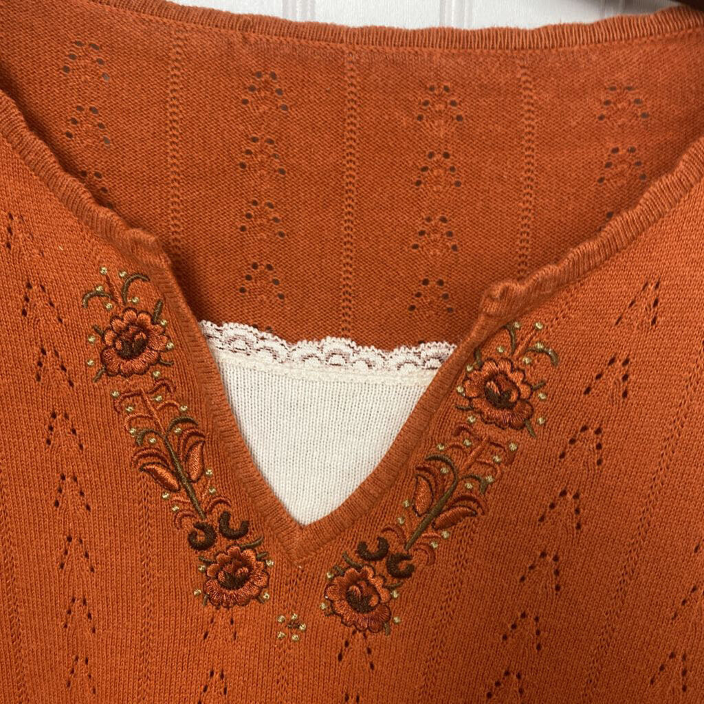 LONG SLEEVE EMBROIDERED TOP