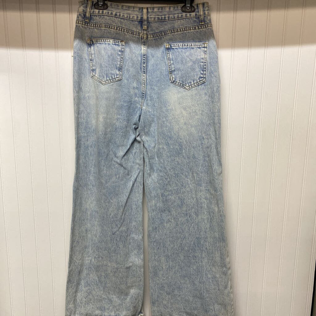 LADIES DISTRESSED JEANS