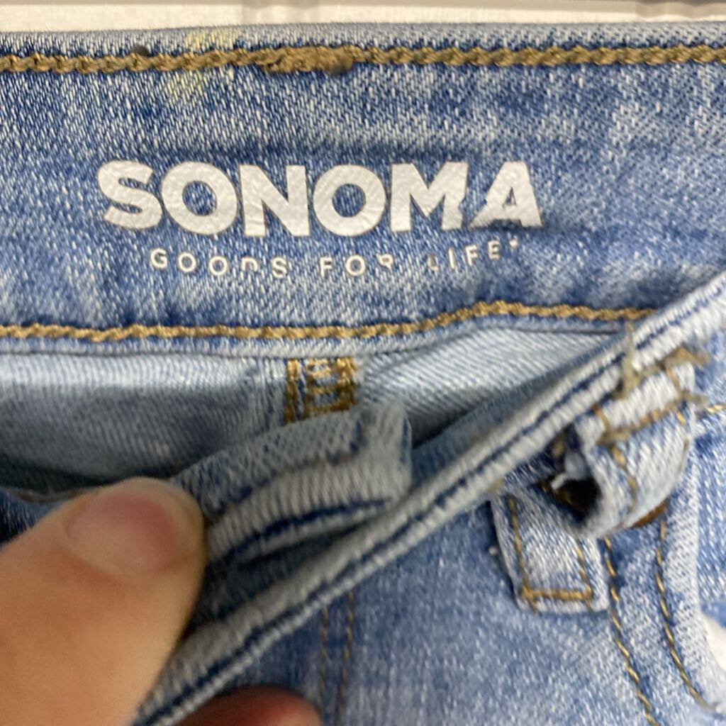 LADIES DISTRESSED JEANS