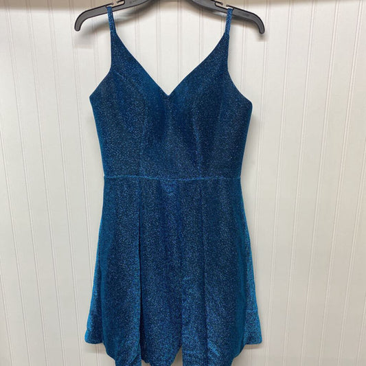 *STRAP VNECK DIP CRISSCROSS TIE IN BACK W/POCKET