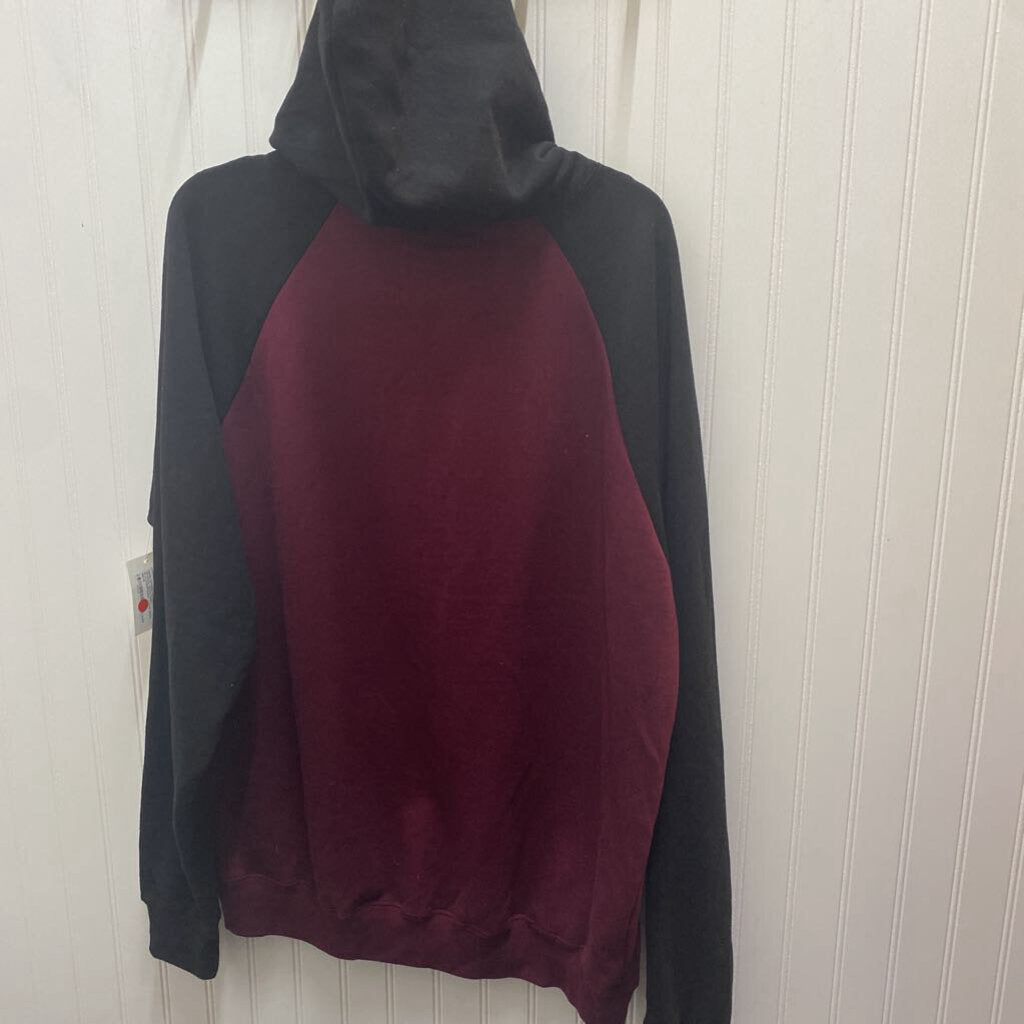HOODED GRAPHIC SWEATSHIRT