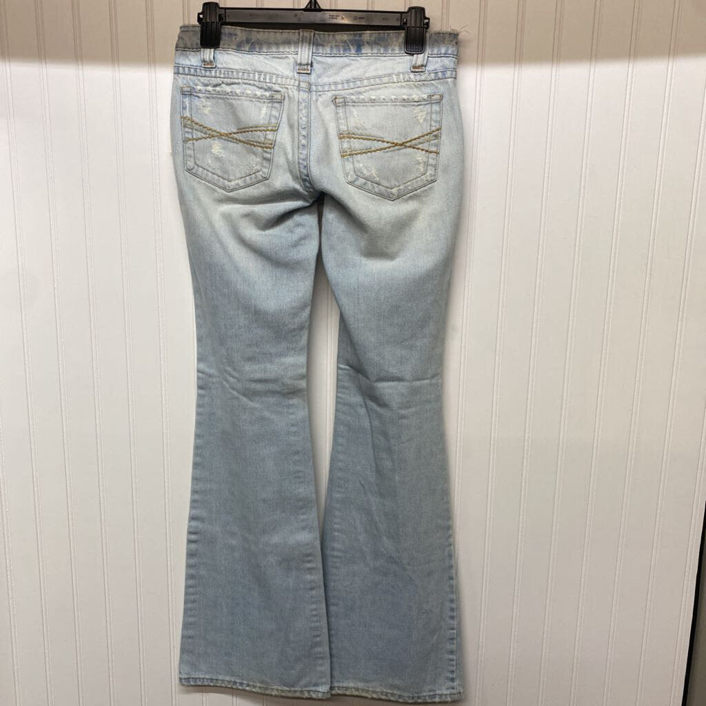 DISTRESSED FLARED