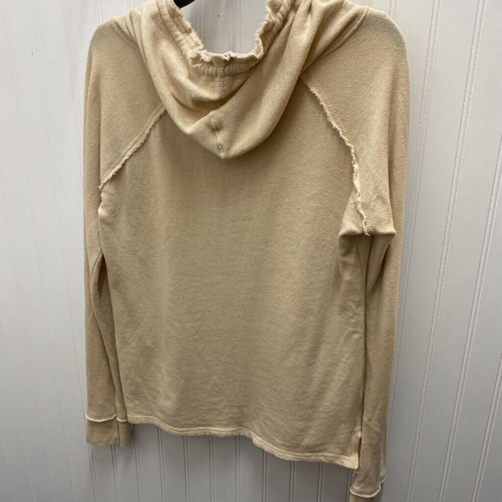 HOODED GRAPHIC SWEATSHIRT