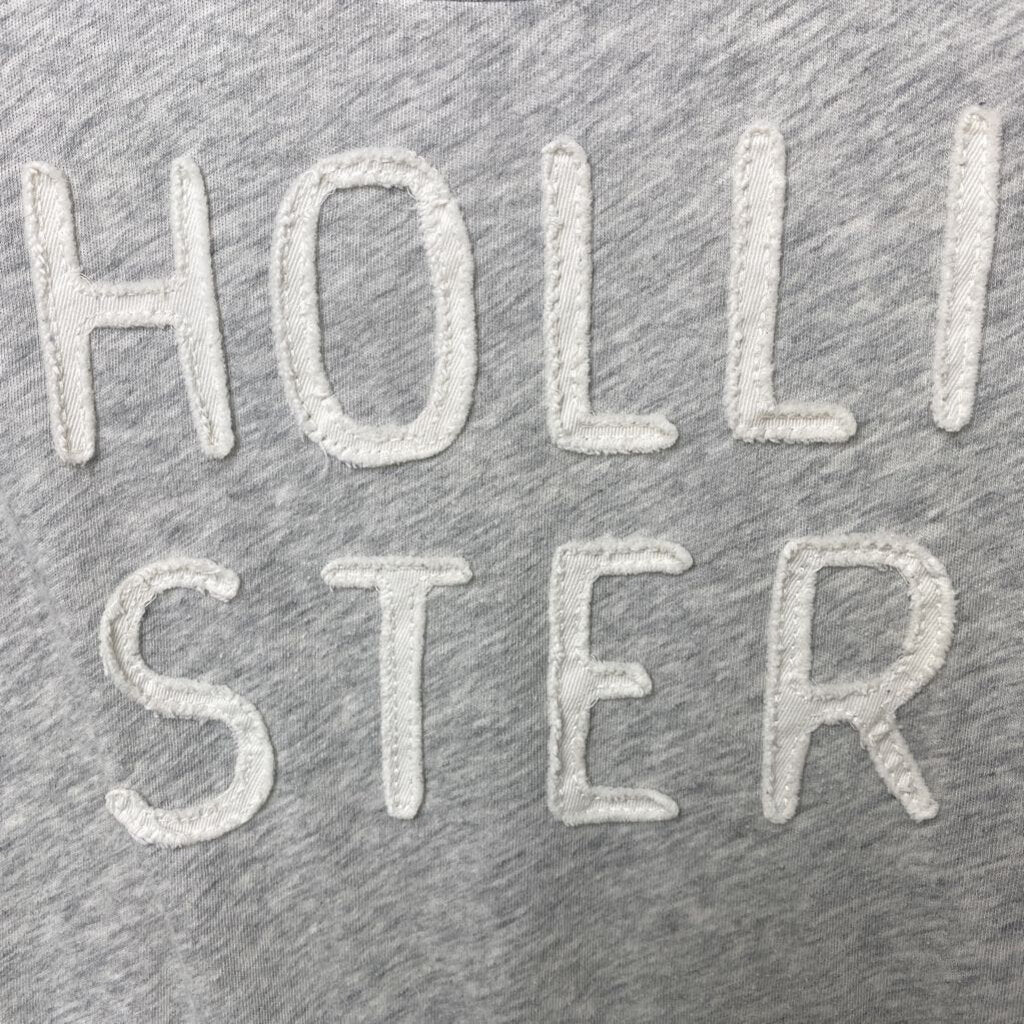 GRAPHIC LONG SLEEVED