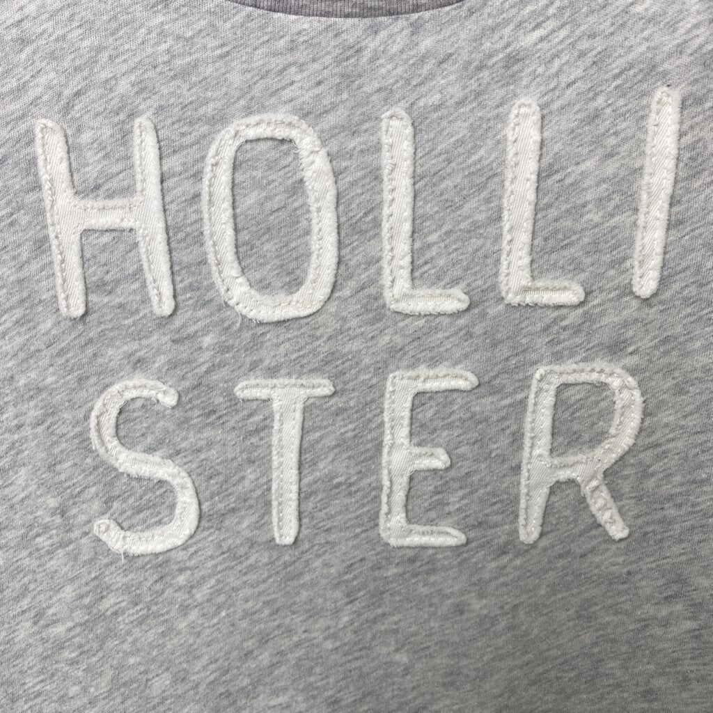 GRAPHIC LONG SLEEVED