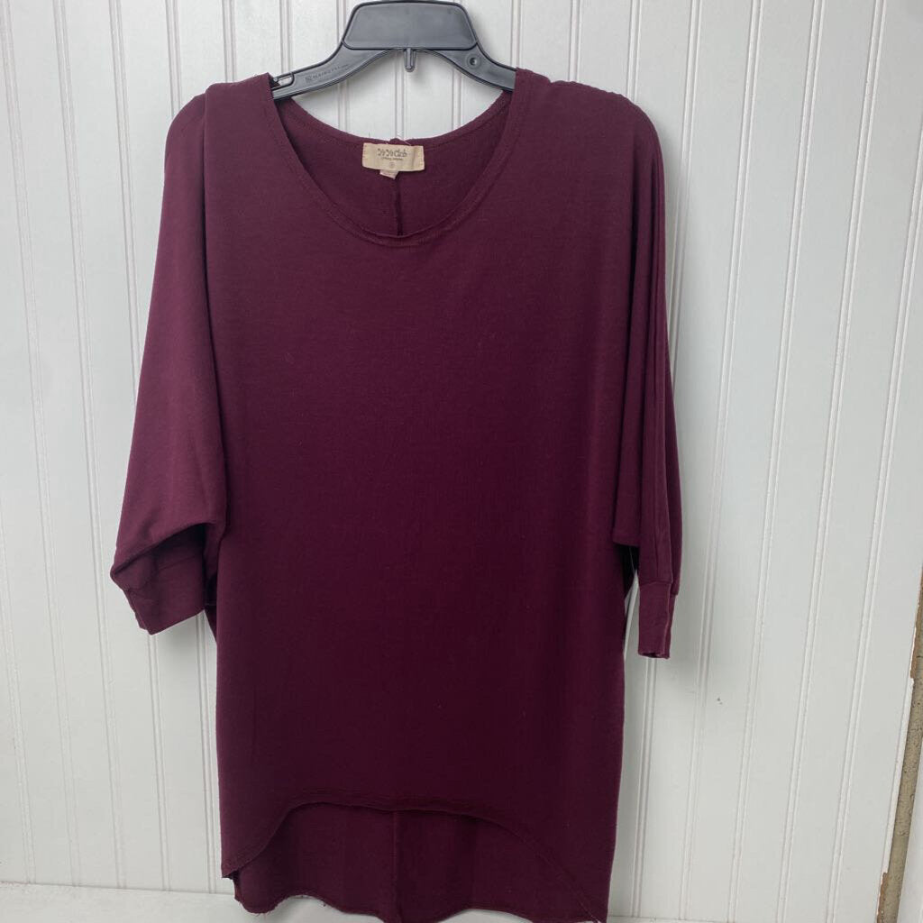 3/4 SLEEVED FLOWY TOP