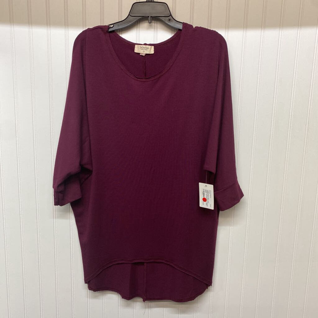 3/4 SLEEVED FLOWY TOP