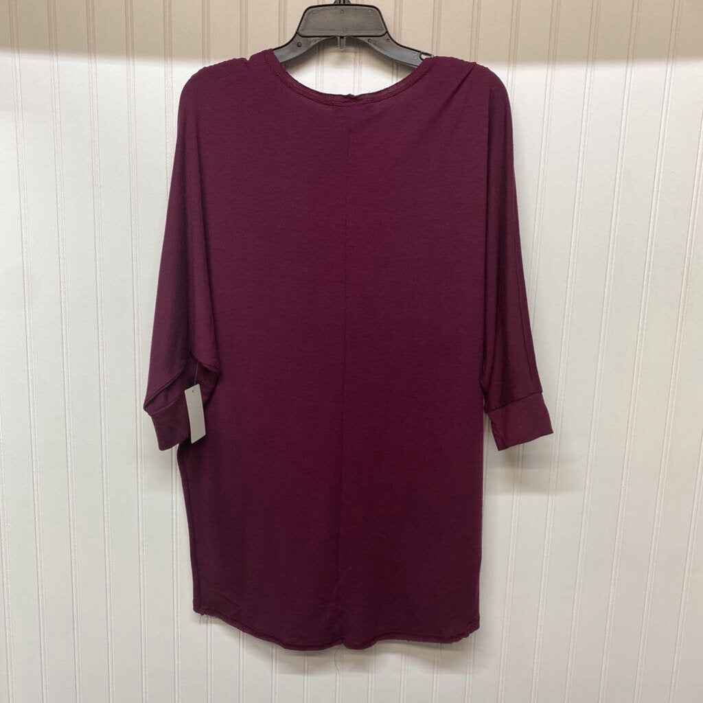 3/4 SLEEVED FLOWY TOP