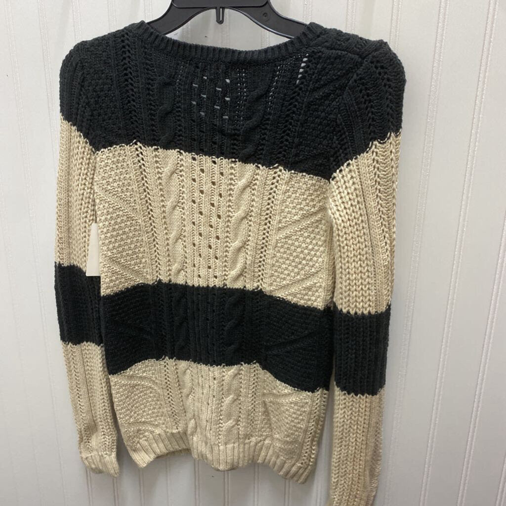LADIES CABLEKNIT SWEATER