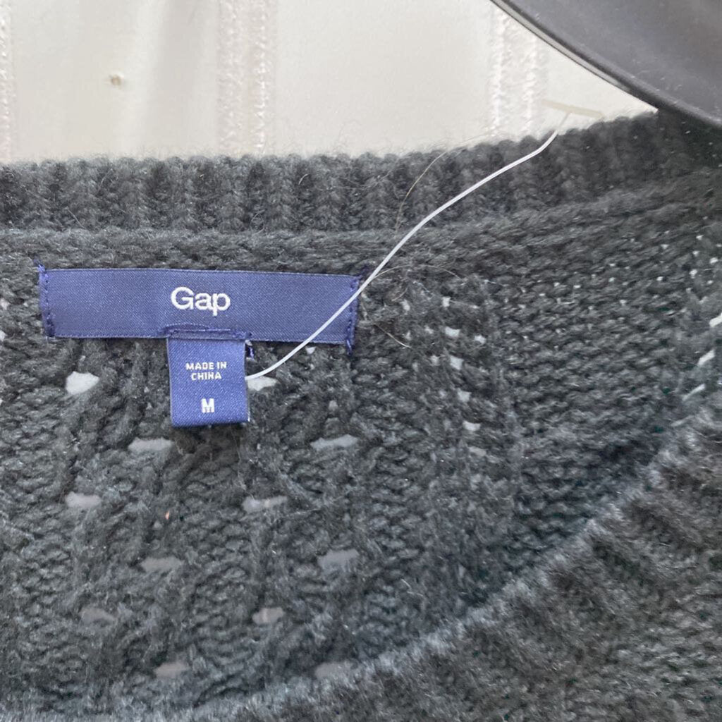 LADIES CABLEKNIT SWEATER