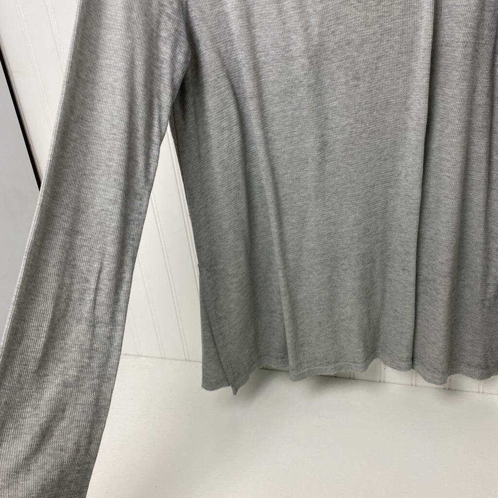 LONG SLEEVED V NECK