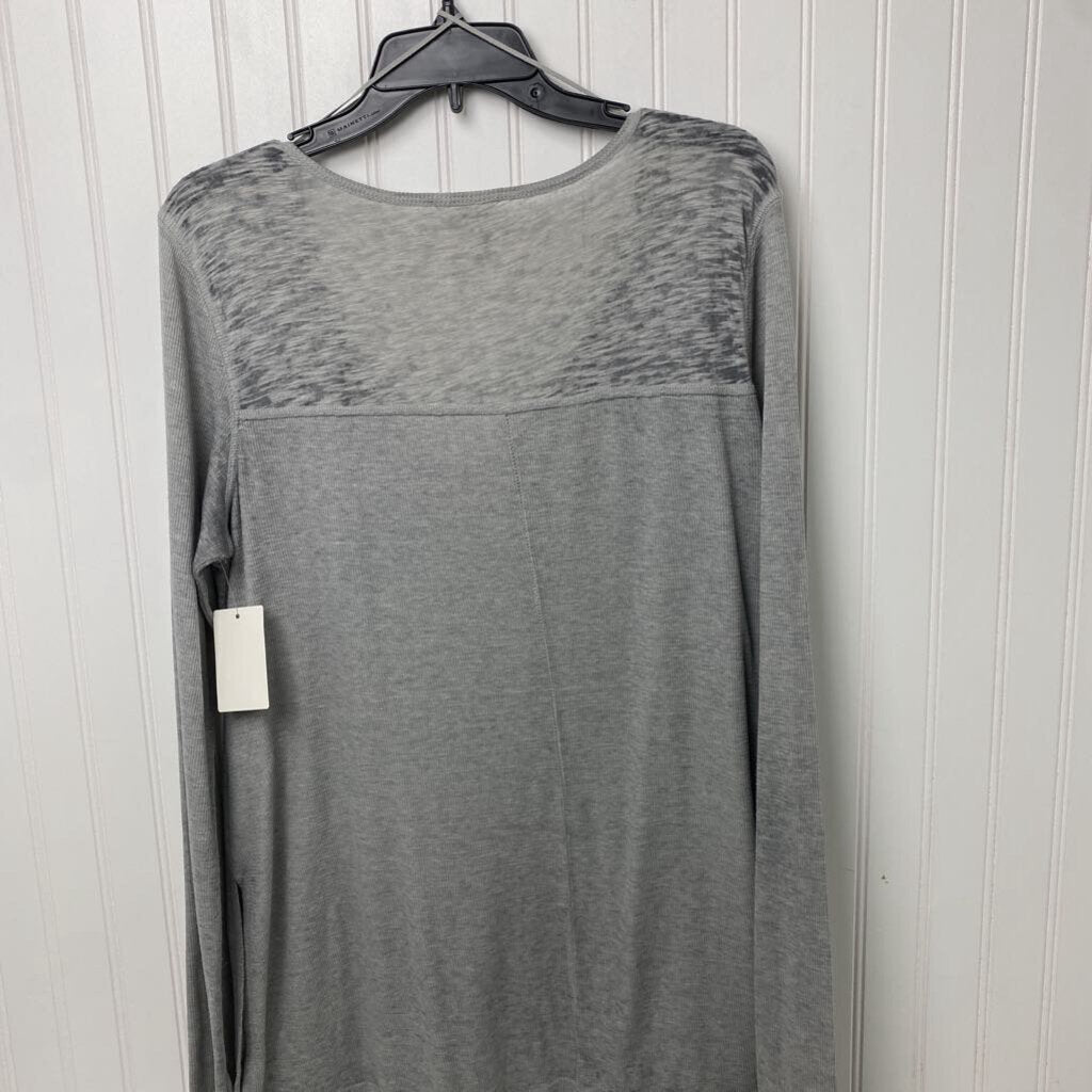 LONG SLEEVED V NECK
