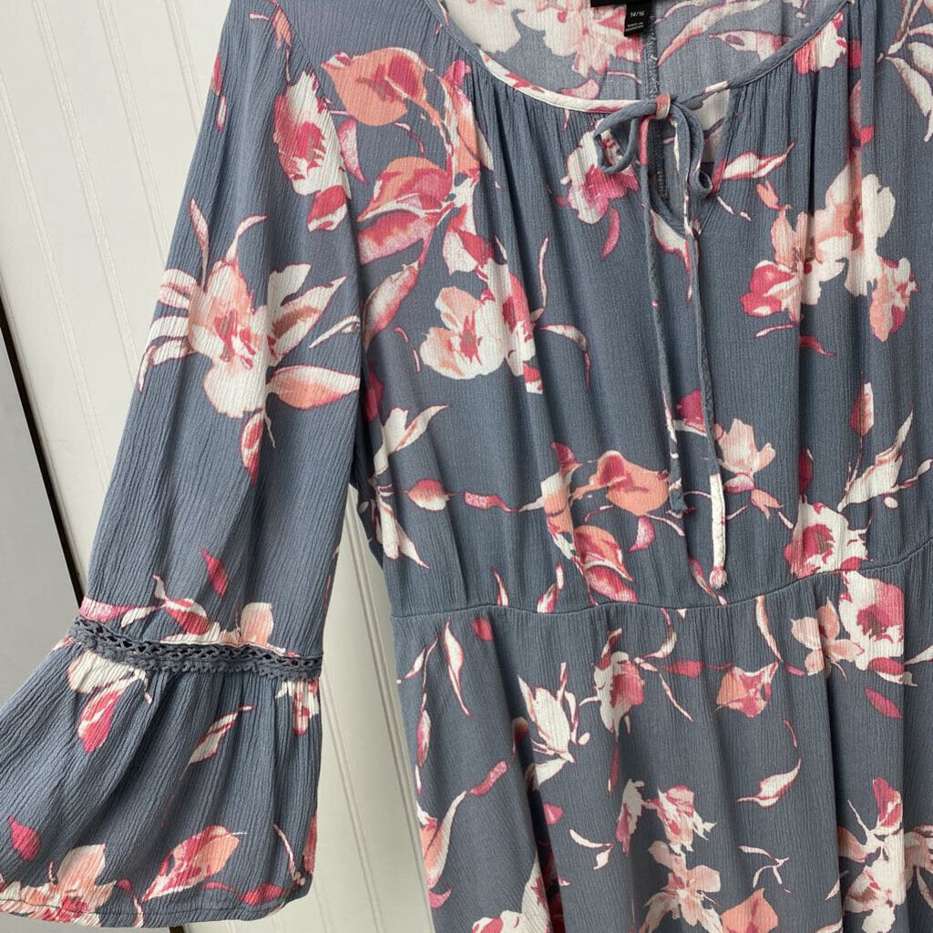 FLOWY LONG SLEEVED