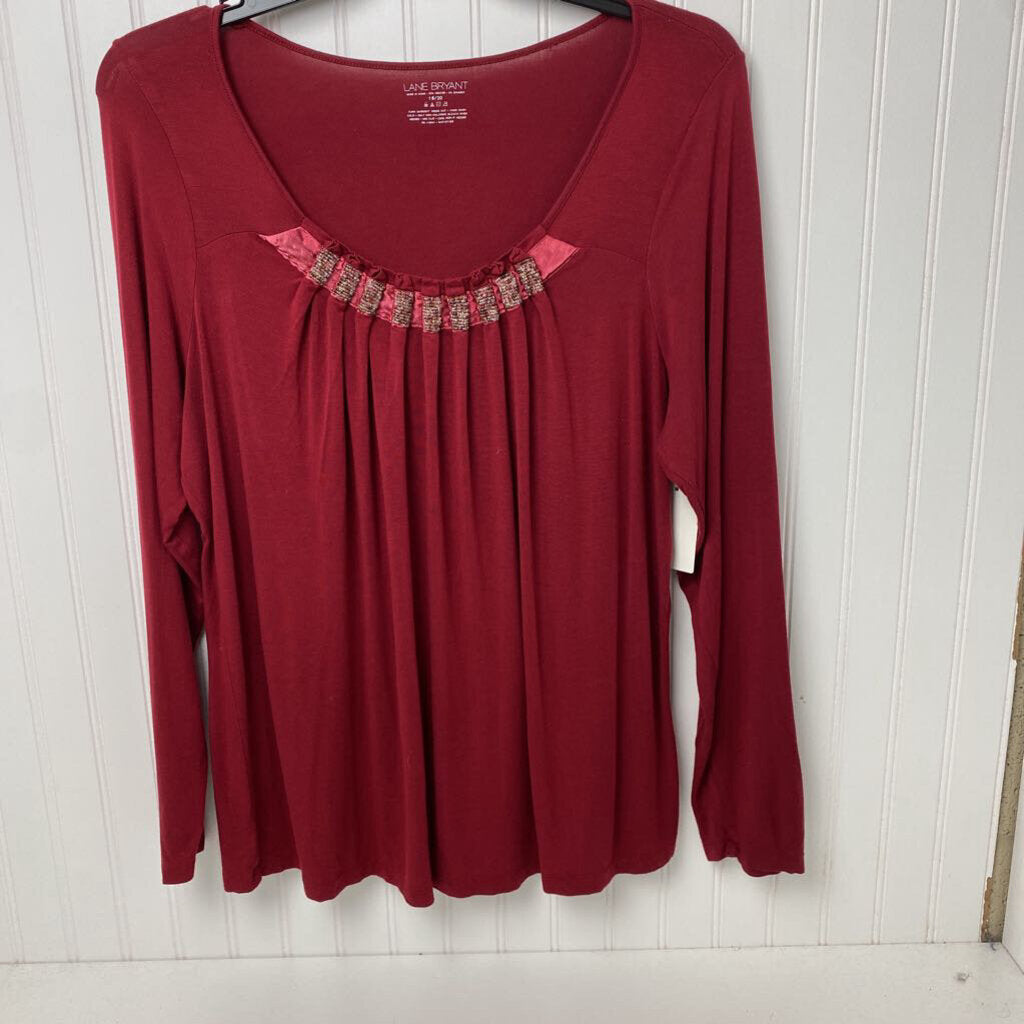 EMBELISHED NECKLINE LONG SLEEVED