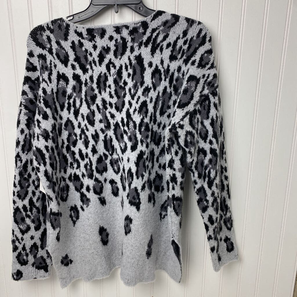 CHEETAH PRINT SWEATER