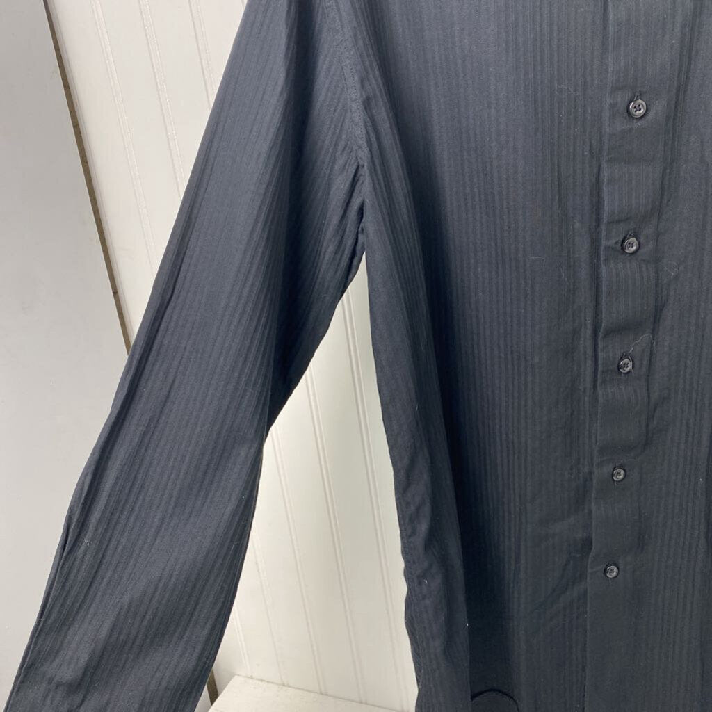 LONG SLEEVED BUTTON DOWN