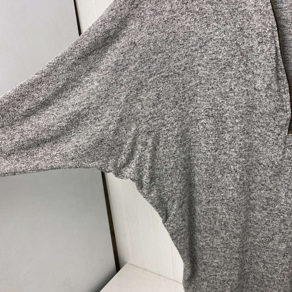 WIDE SLEEVED 1/2 ZIP TOP