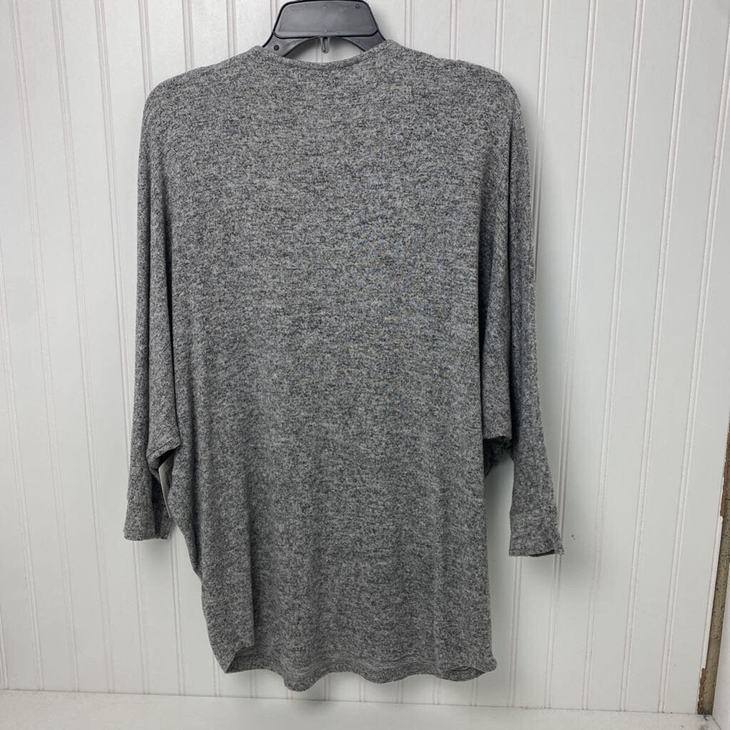 WIDE SLEEVED 1/2 ZIP TOP