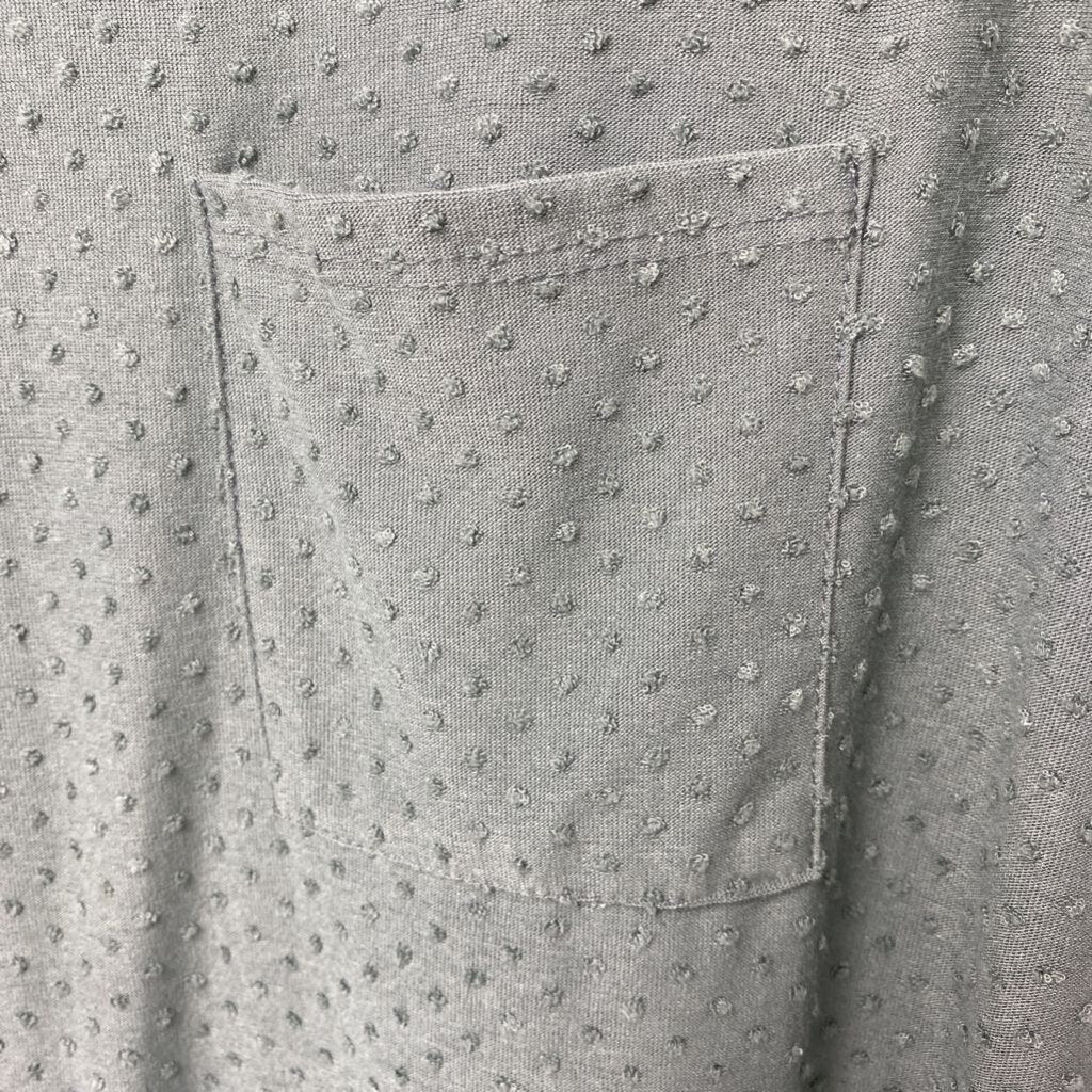TEXTURED W/POCKET LONG SLEEVED