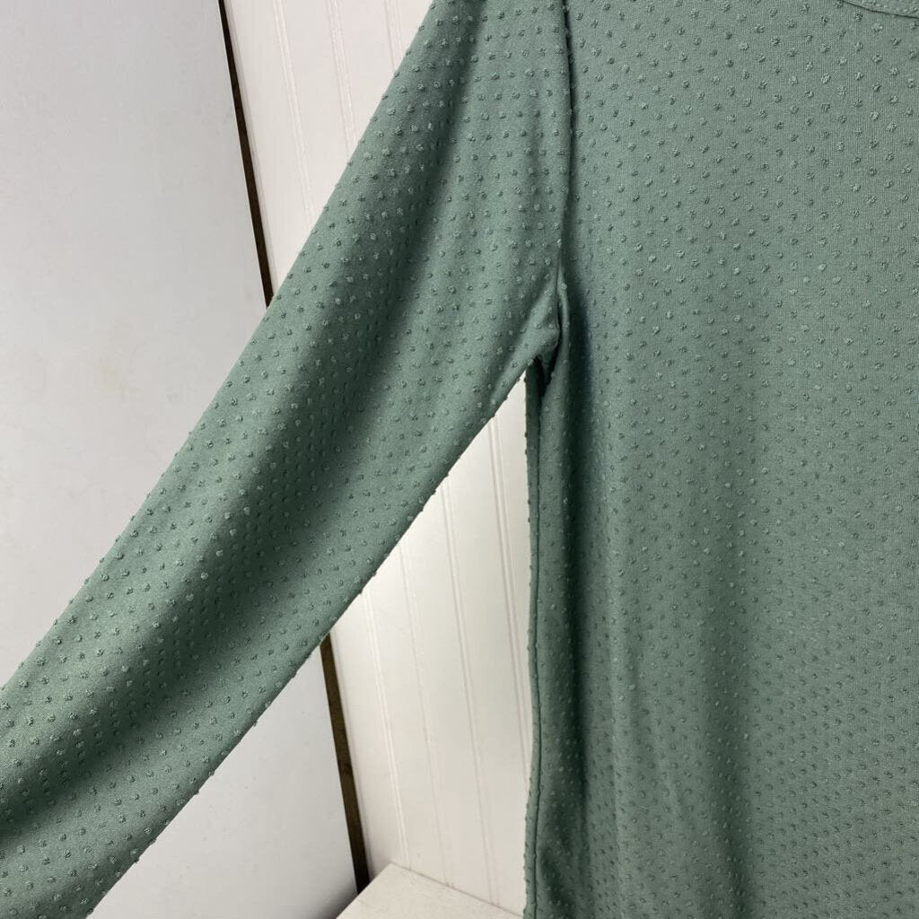 TEXTURED W/POCKET LONG SLEEVED