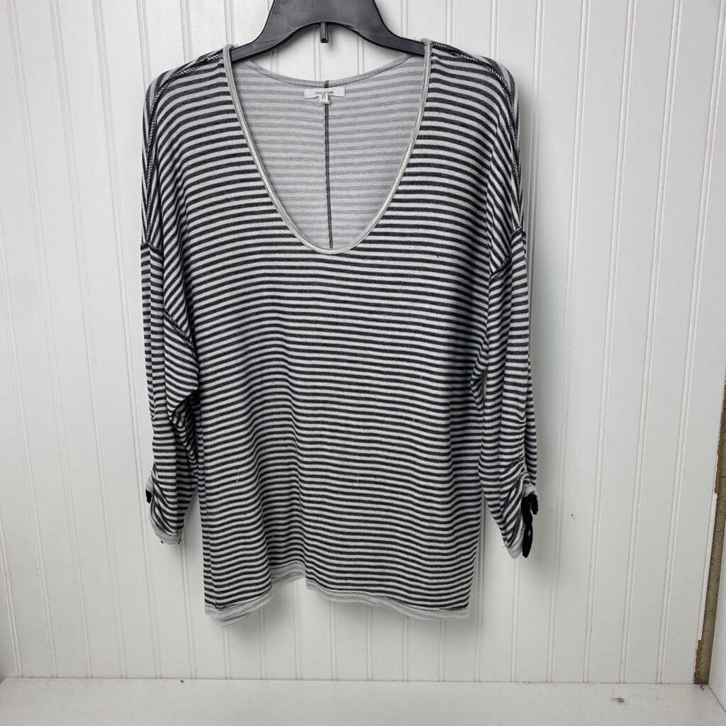 GATHERED SLEEVED TOP