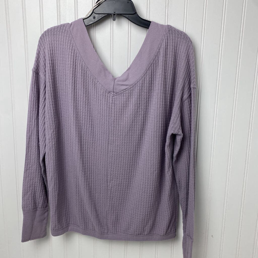 LONG SLEEVE V NECK TOP