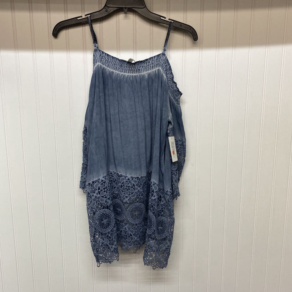 SHORT SLEEVE COLD SHOULDER BLOUSE