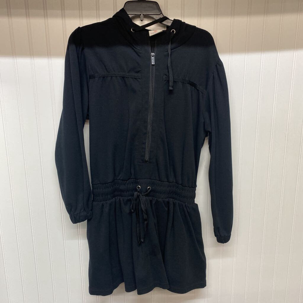 HOODED LONG SLEEVE SHORT KNIT DRESS