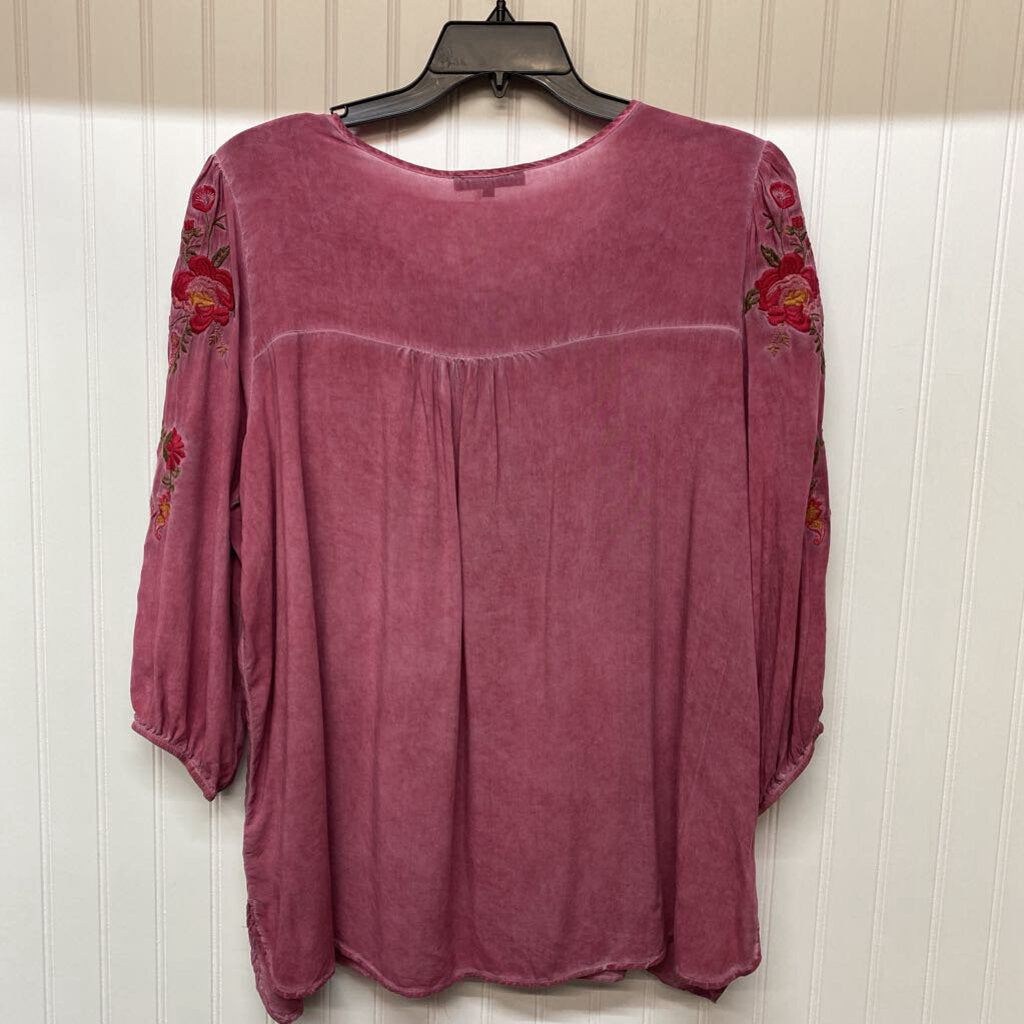 LONG SLEEVE EMBROIDERED BLOUSE