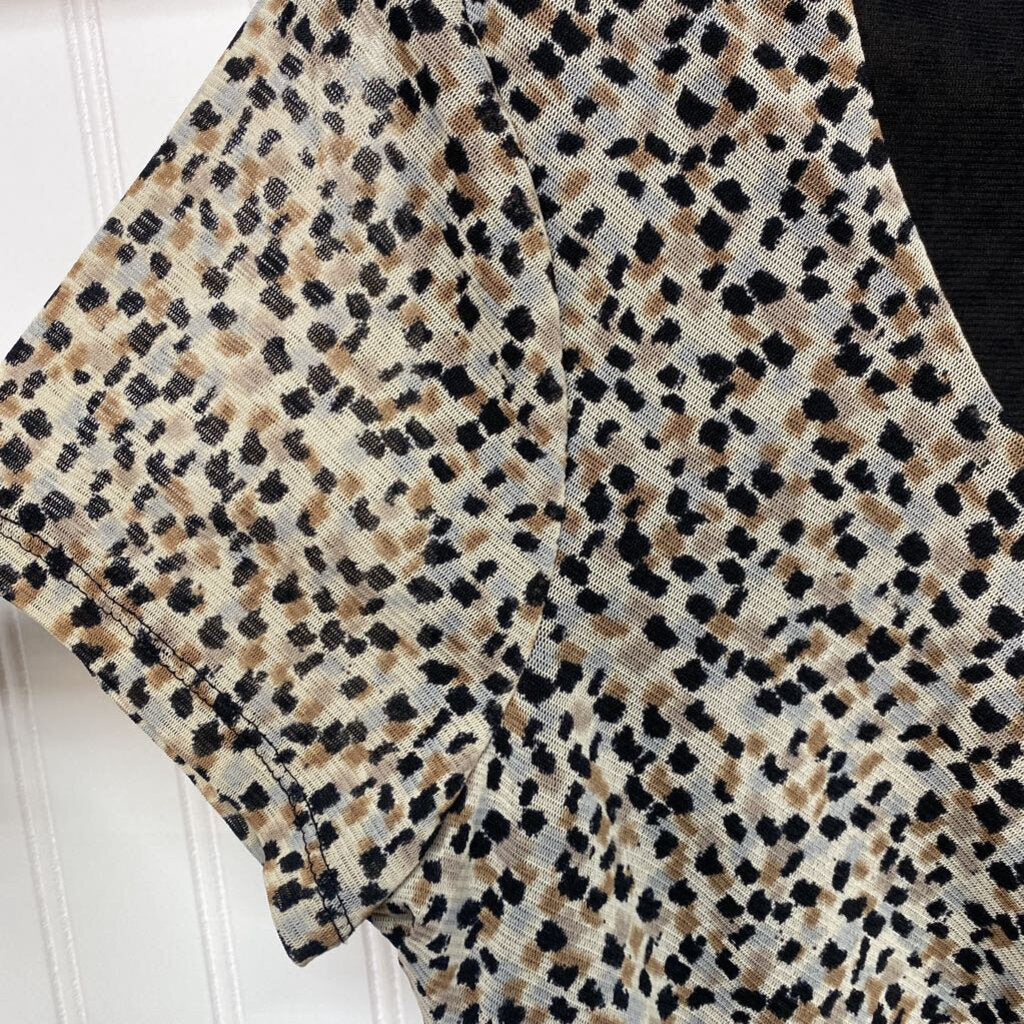 GATHERED NECKLINE TOP