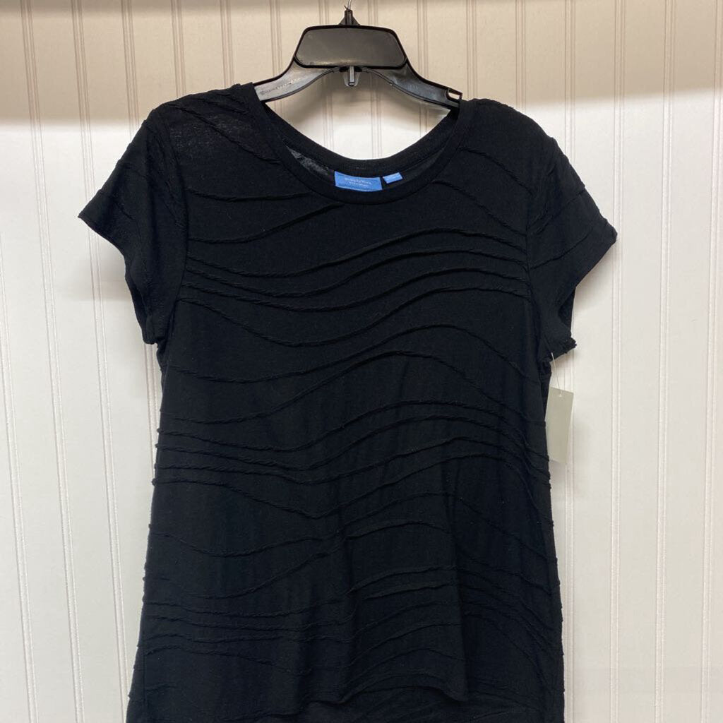 SHORT SLEEVED BLACK SHIRT