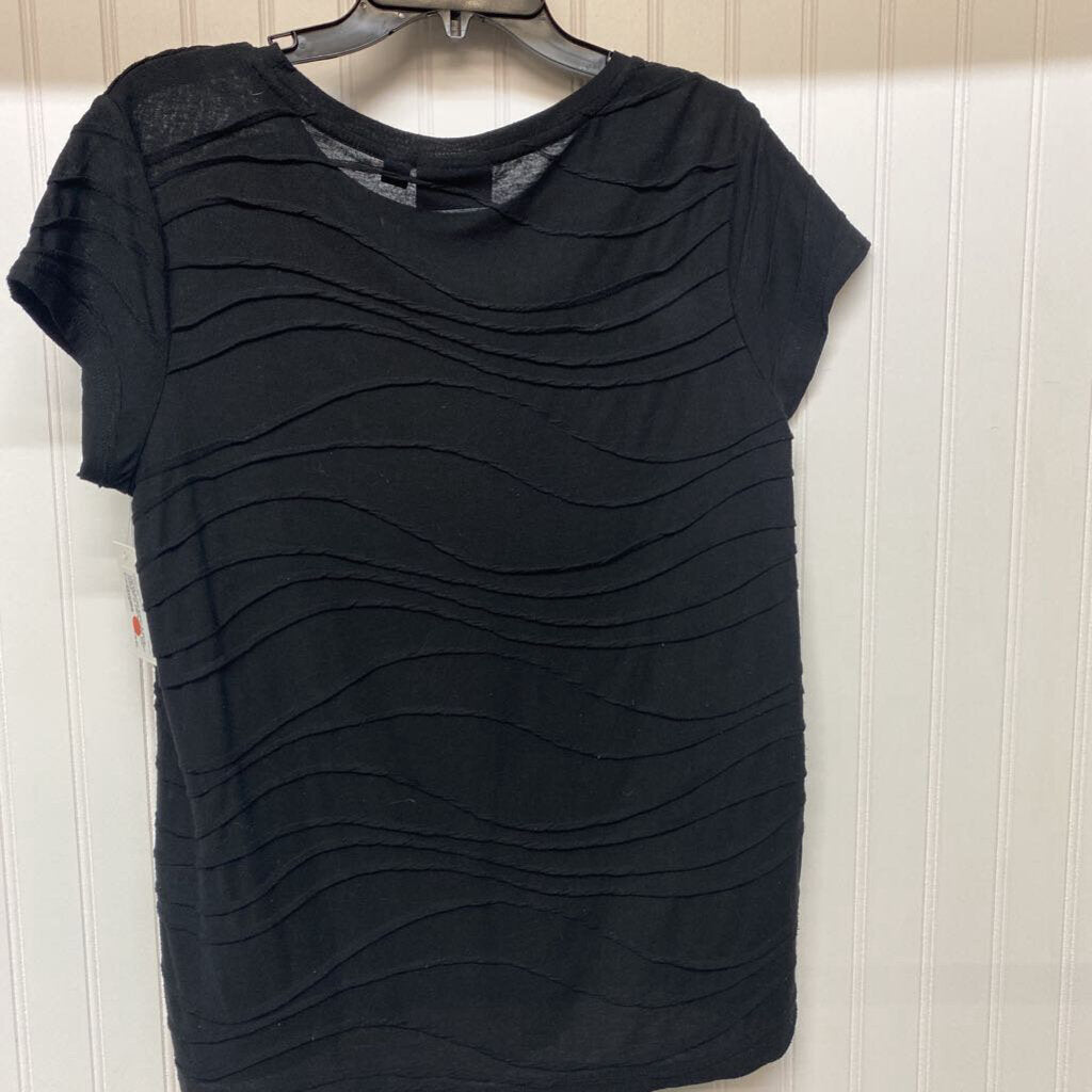 SHORT SLEEVED BLACK SHIRT