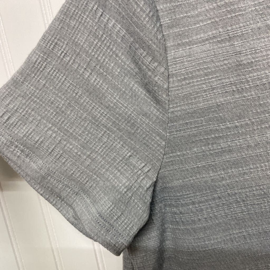 GRAY SHORT SLEEVED