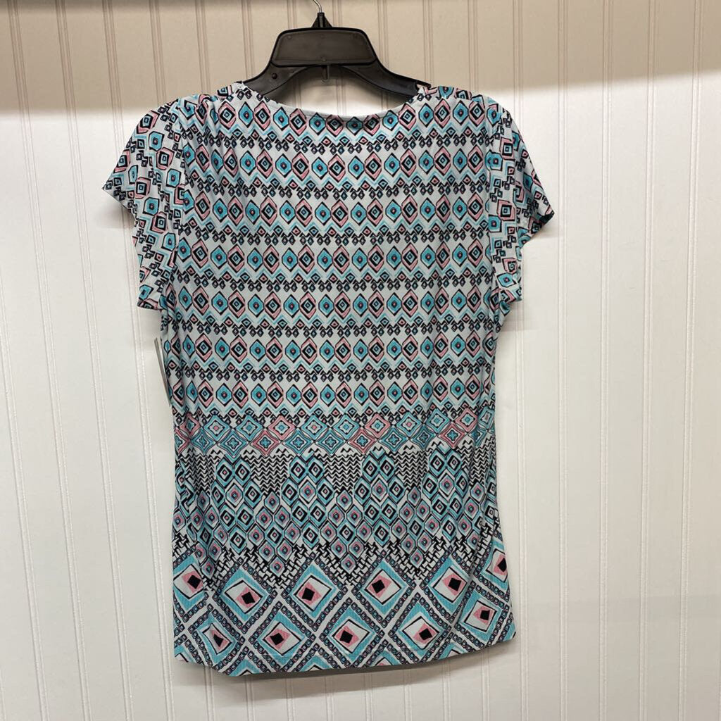 PLEATED SHORT SLEEVED