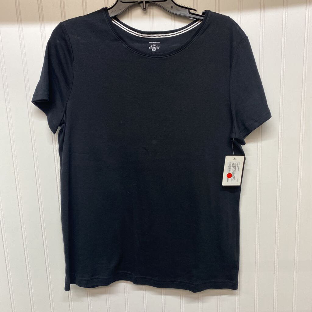 SOLID BLACK SHORT SLEEVED