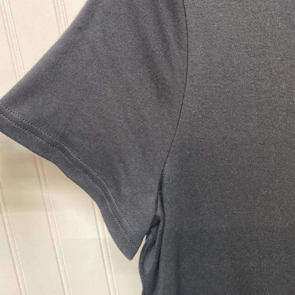 SOLID BLACK SHORT SLEEVED