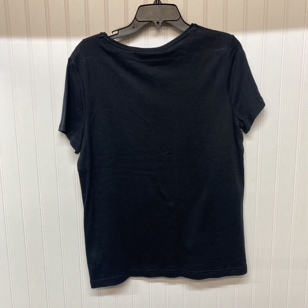 SOLID BLACK SHORT SLEEVED
