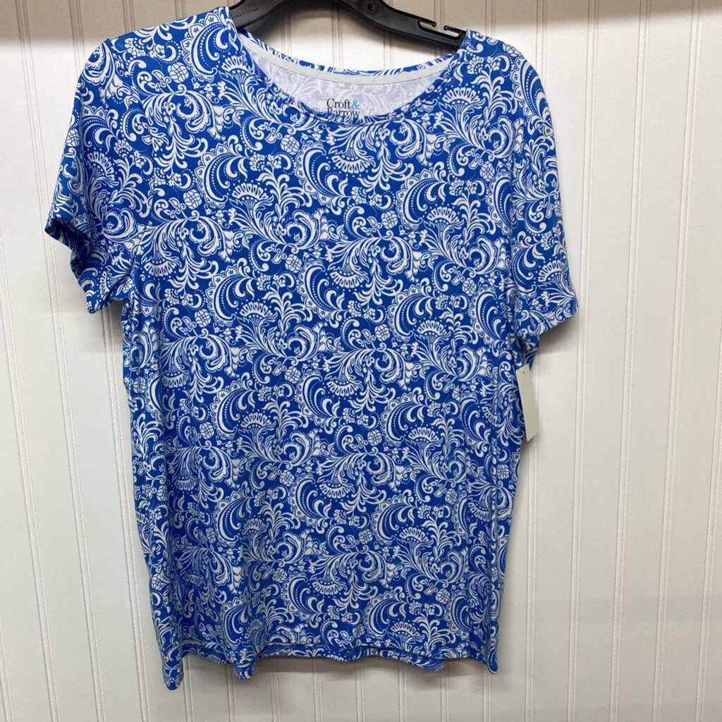 BLUE AND WHITE SHORT SLEEVED