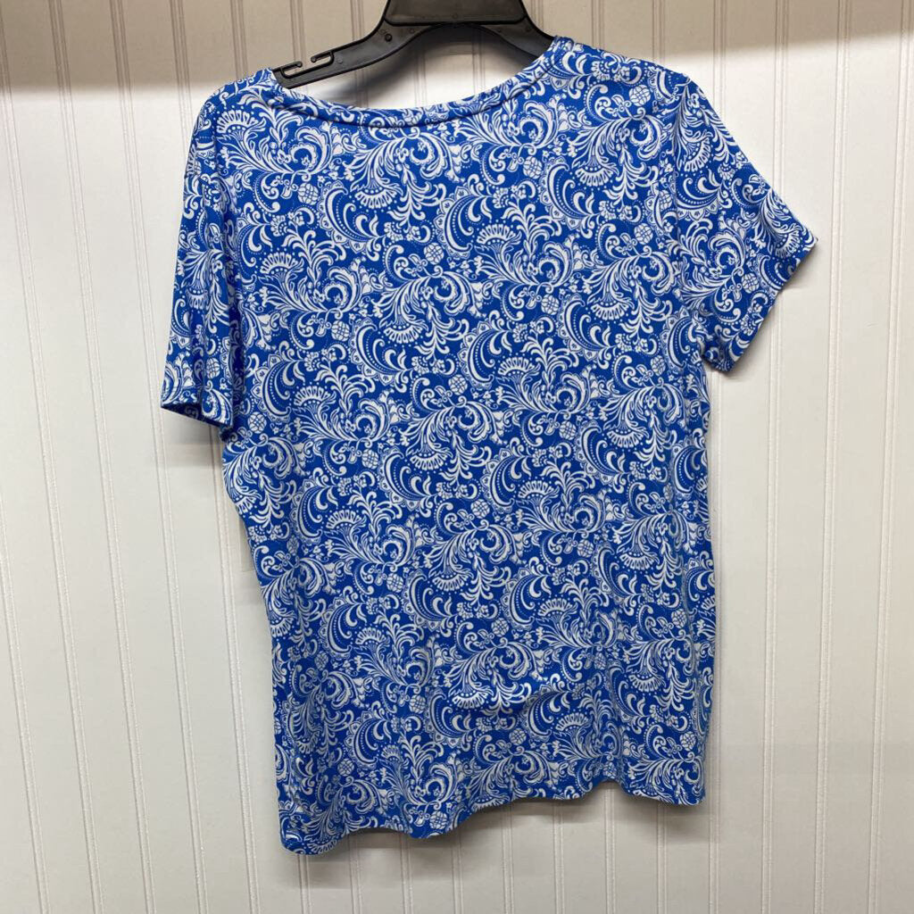 BLUE AND WHITE SHORT SLEEVED