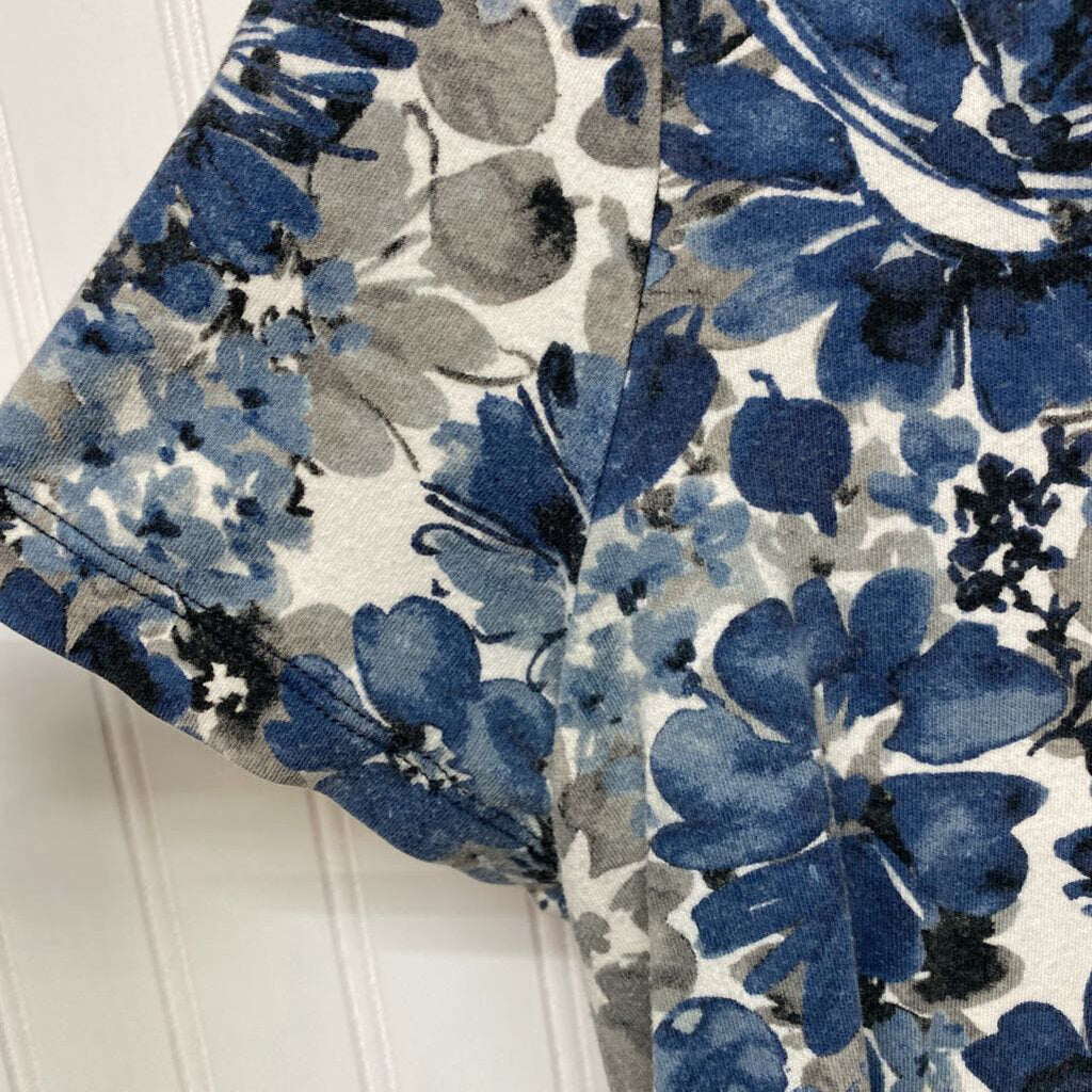 FLOWERED SHORT SLEEVED