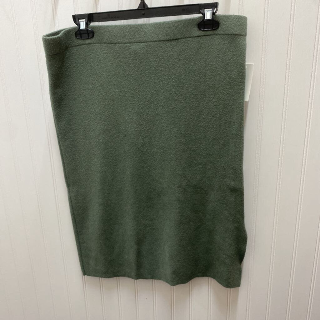 LADIES SHORT SKIRT